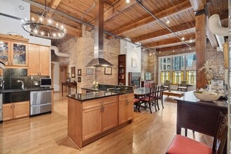 540 N Lake Shore Dr in Chicago, IL - Building Photo - Building Photo