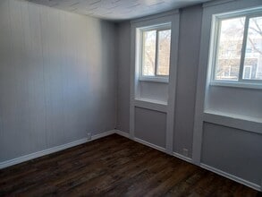 305 Langside St in Winnipeg, MB - Building Photo - Building Photo