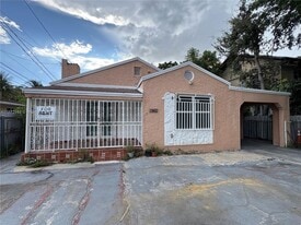 1560 NW 25th Ave in Miami, FL - Building Photo