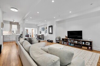 4008 Marlboro Pl NW in Washington, DC - Building Photo - Building Photo