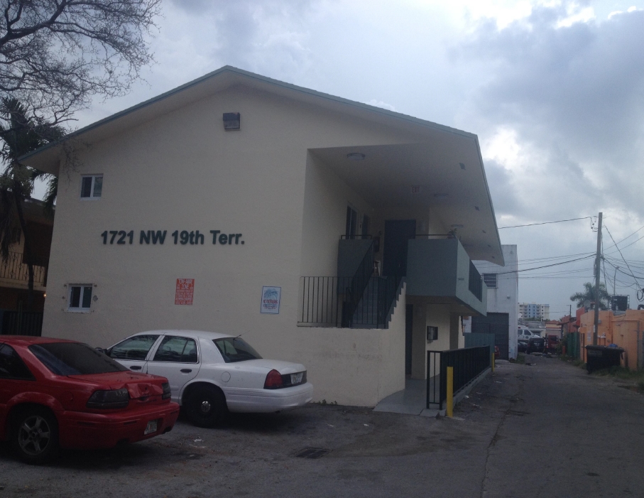 1721 NW 19th Ter in Miami, FL - Building Photo