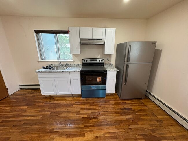 80 Lakewood Ave, Unit 1