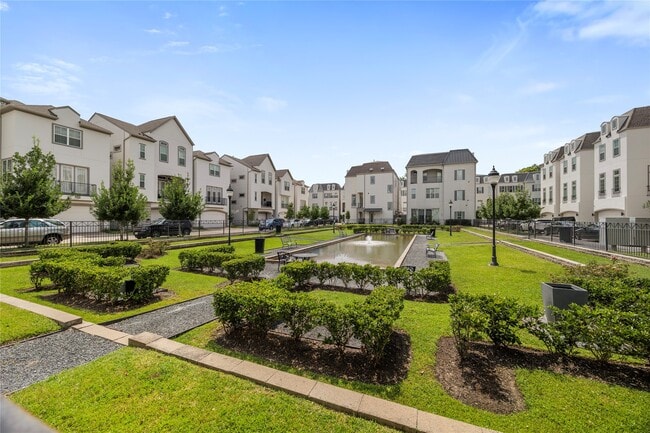 property at 11107 Savannah Oaks Ln