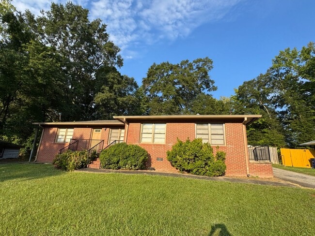 property at 8507-8507 Lynn Ave