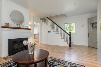 276 Fowler Rd in Cape Elizabeth, ME - Building Photo - Building Photo