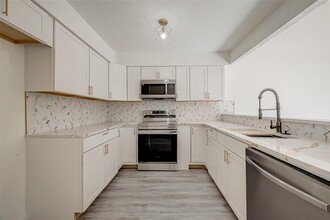 12632 Newbrook Dr in Houston, TX - Building Photo - Building Photo