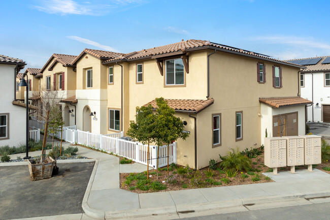 Grove at Merced in West Covina, CA - Building Photo - Building Photo