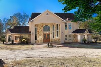 8811 West Ln in Magnolia, TX - Foto de edificio - Building Photo