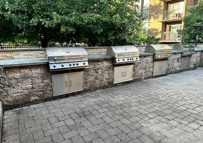 75 S Reynolds St, Unit 317 in Alexandria, VA - Building Photo - Building Photo