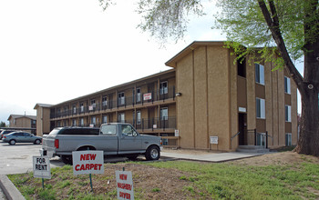 Mountain View Landing Apartments in Midvale, UT - Foto de edificio - Building Photo