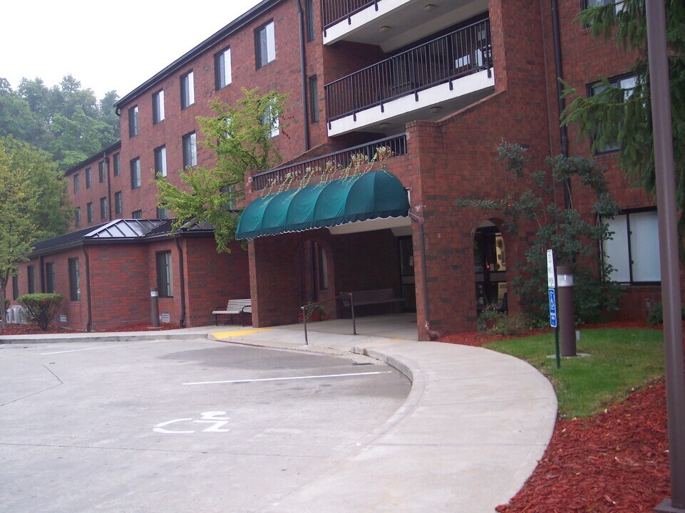 Maple Heights Senior Apartment Community in Cambridge, OH - Foto de edificio