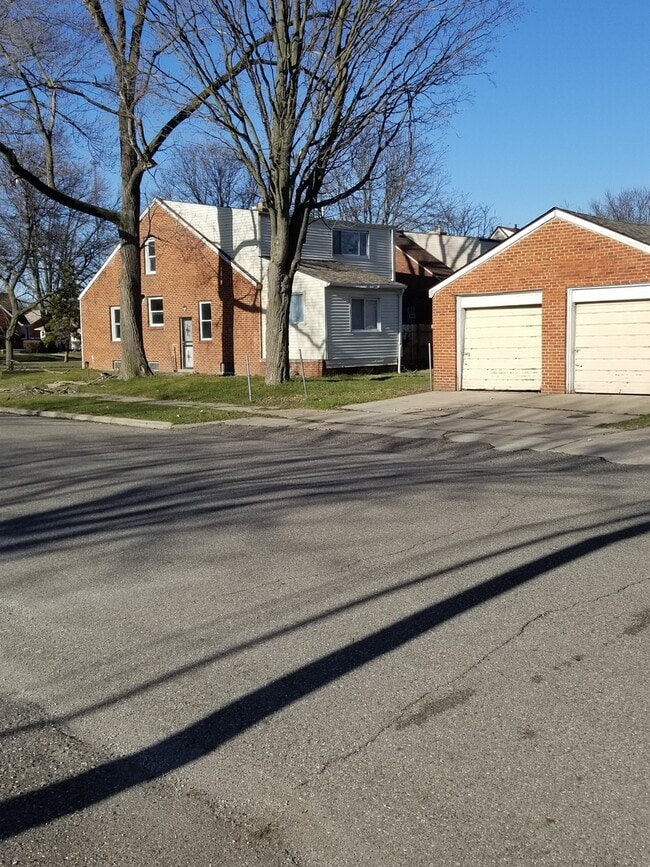 13747 Vassar Dr in Detroit, MI - Building Photo - Building Photo