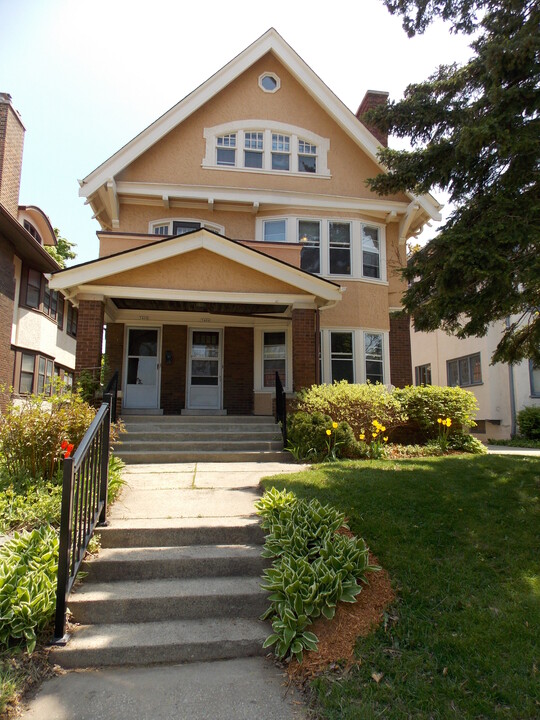 3406 N Downer Ave, Unit First Floor in Milwaukee, WI - Building Photo