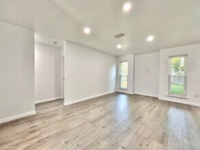 12306 Old Stage Cove in Austin, TX - Building Photo - Building Photo