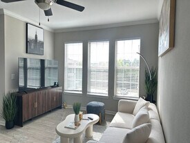 10333 Research Forest Dr, Unit SI FL3-ID1603660P in Magnolia, TX - Building Photo
