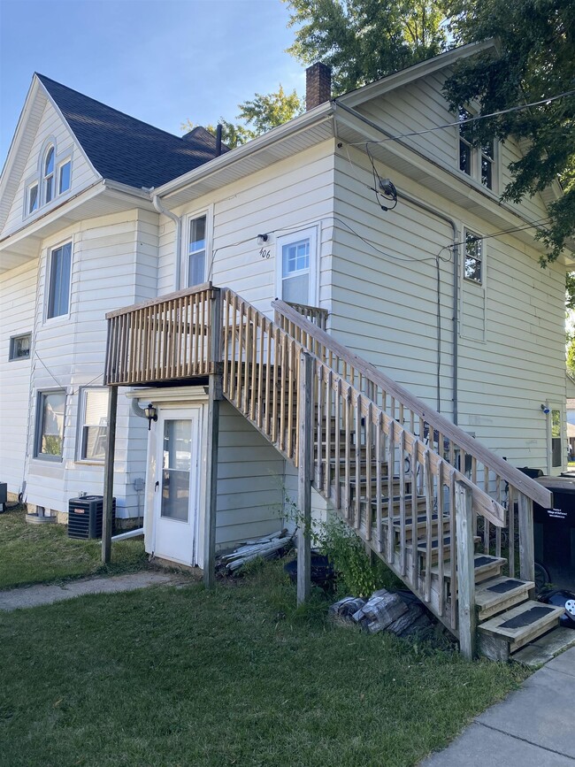 406 E Holum St in Deforest, WI - Foto de edificio - Building Photo