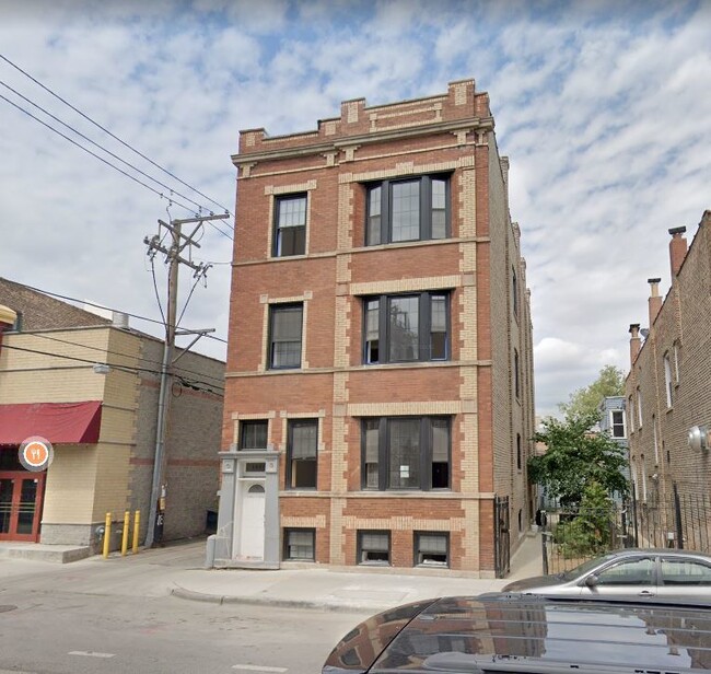 property at 2008 W Armitage Ave