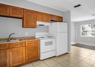 15115 Omaha St in Hudson, FL - Building Photo - Building Photo