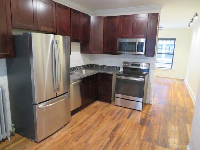 845 W Agatite Ave in Chicago, IL - Building Photo