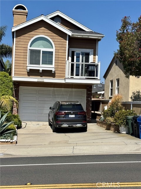 property at 2044 Prospect Ave