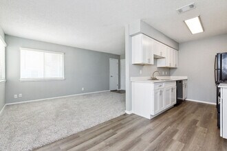 Stonehill - NEW UPGRADES! in Killeen, TX - Foto de edificio - Building Photo