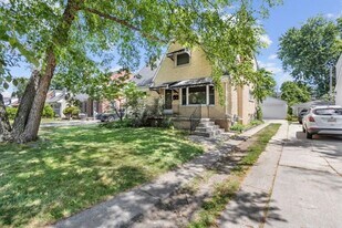 440 Alter Rd in Detroit, MI - Building Photo