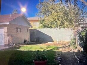 1704 Garfield St in Laredo, TX - Building Photo - Building Photo