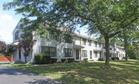 Cedar Hill Townhouses in Hilton, NY - Foto de edificio - Building Photo