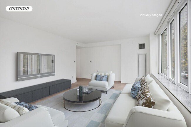 250 E 53rd St in New York, NY - Building Photo - Building Photo