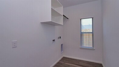 5311 Birch Shadow Dr in Fulshear, TX - Foto de edificio - Building Photo