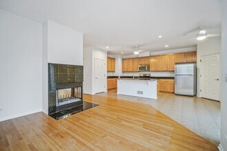 1950 Beaumont Pl in Northbrook, IL - Building Photo - Building Photo