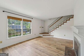 98 La Rue Pl NW in Atlanta, GA - Building Photo - Building Photo