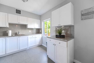 435 NE 69th St in Miami, FL - Building Photo - Building Photo
