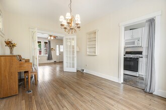 323 W Penn Pl in Pittsburgh, PA - Building Photo - Building Photo