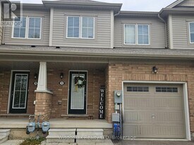 7767 White Pine Cres in Niagara Falls, ON - Building Photo