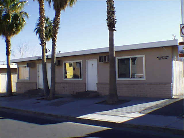 2200 Sunrise Ave in Las Vegas, NV - Foto de edificio - Building Photo