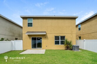 10105 Hawk Storm Ave in Tampa, FL - Building Photo - Building Photo