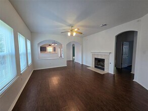 808 N Creek Blvd in Leander, TX - Building Photo - Building Photo