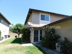 9041 Montoya St in Sacramento, CA - Building Photo - Building Photo