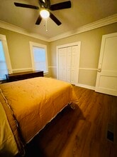 2077 Cascade Rd SW, Unit C in Atlanta, GA - Foto de edificio - Building Photo