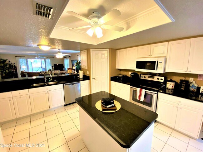 603 Shorewood Dr in Cape Canaveral, FL - Building Photo - Building Photo