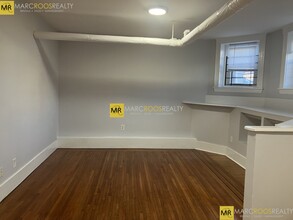 1568 Commonwealth Ave, Unit #B in Boston, MA - Foto de edificio - Building Photo