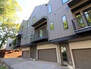 5605 Bryan Pkwy in Dallas, TX - Building Photo - Building Photo