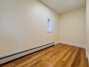18 Albion Rd in Quincy, MA - Foto de edificio - Building Photo