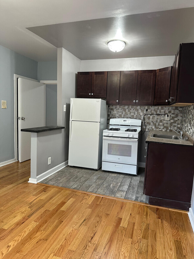 5666 N Ridge Ave in Chicago, IL - Building Photo - Building Photo