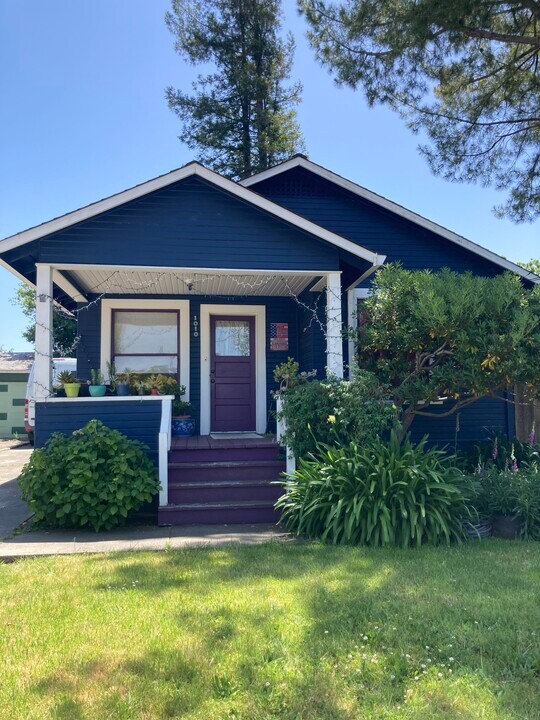 1010 Bush St in Santa Rosa, CA - Building Photo