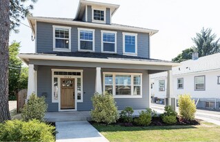 5324 N Bowdoin St in Portland, OR - Building Photo