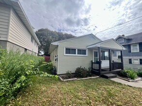 427 Mosley Dr in Syracuse, NY - Building Photo - Building Photo