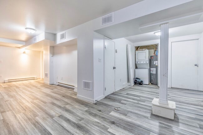 661 Mcmillan Av in Winnipeg, MB - Building Photo - Building Photo