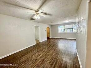 2935 Bethel Ct in Jacksonville, FL - Foto de edificio - Building Photo